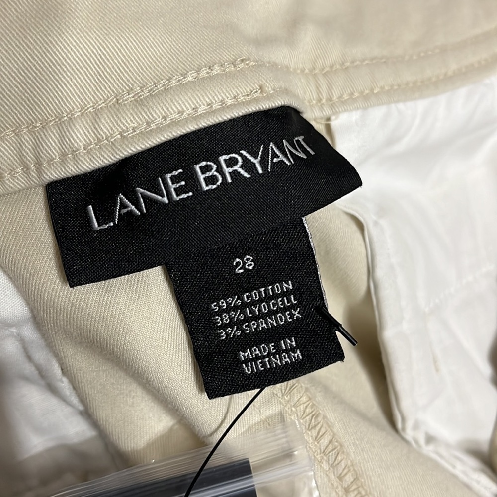NWT Lane Bryant Khaki Bermuda Shorts Size 28W - Picture 5 of 8